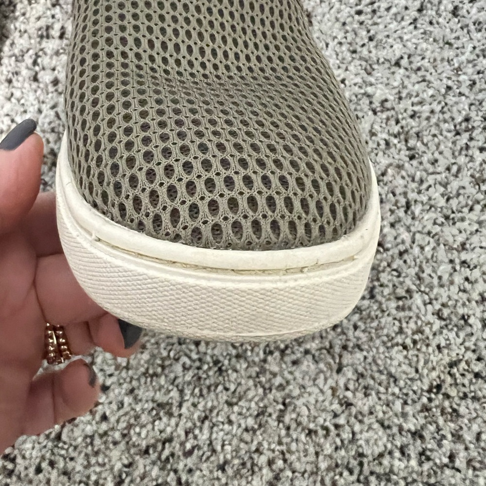 Olukai pehuea women’s slip on shoes. - Picture 4 of 7